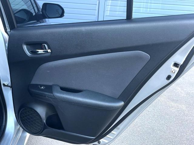 プリウス Ｓセーフティプラス　純正ＳＤナビ　バックカメラ　衝突被害軽減システム　レーダークルーズ　禁煙車　スマートキー　ＬＥＤヘッド　ビルトインＥＴＣ　純正１５インチアルミ　オートハイビーム　車線逸脱警報　オートライト（44枚目）