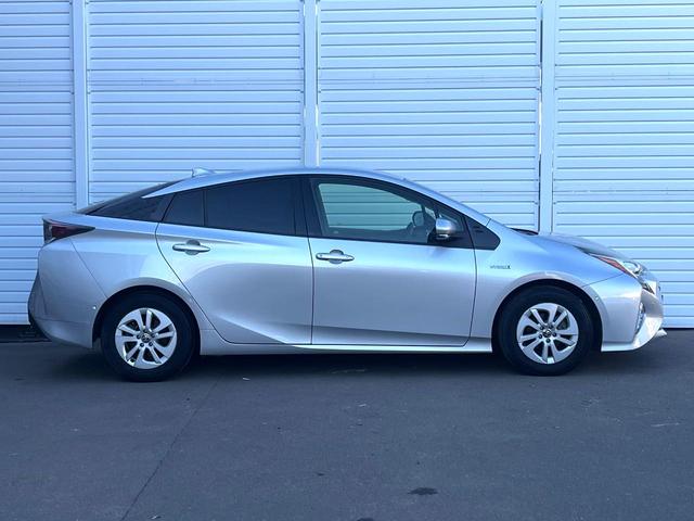 プリウス Ｓセーフティプラス　純正ＳＤナビ　バックカメラ　衝突被害軽減システム　レーダークルーズ　禁煙車　スマートキー　ＬＥＤヘッド　ビルトインＥＴＣ　純正１５インチアルミ　オートハイビーム　車線逸脱警報　オートライト（49枚目）