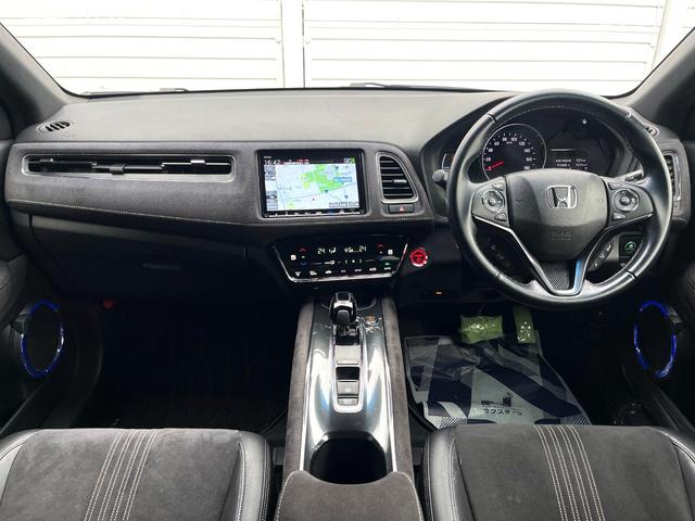 ヴェゼル ハイブリッドRS・ホンダセンシング 純正SDナビ 全周囲カメラ 衝突被害軽減システム レーダークルーズ 禁煙車 ハーフレザーシート ドラレコ スマートキー LEDヘッド ビルトインETC 純正15インチアルミ 車線逸脱警報(2枚目)