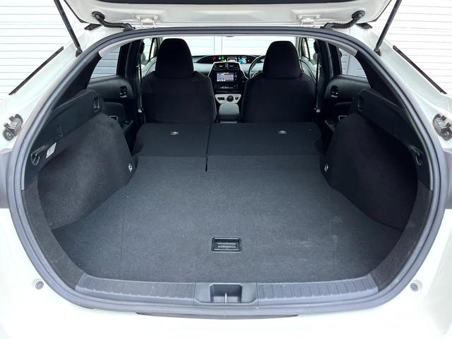 プリウス Sセーフティプラス 純正SDナビ バックカメラ 衝突被害軽減システム レーダークルーズ 禁煙車 ドラレコ スマートキー LEDヘッド ビルトインETC 純正15インチアルミ オートハイビーム 車線逸脱警報 オートライト(11枚目)