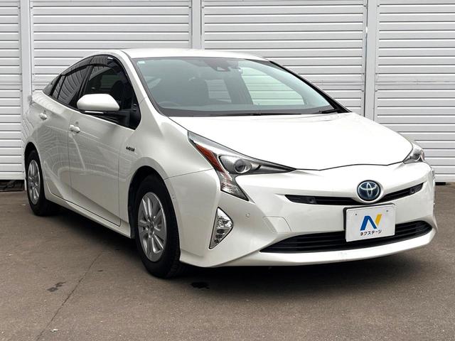 プリウス Sセーフティプラス 純正SDナビ バックカメラ 衝突被害軽減システム レーダークルーズ 禁煙車 ドラレコ スマートキー LEDヘッド ビルトインETC 純正15インチアルミ オートハイビーム 車線逸脱警報 オートライト(14枚目)