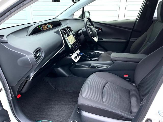 プリウス Sセーフティプラス 純正SDナビ バックカメラ 衝突被害軽減システム レーダークルーズ 禁煙車 ドラレコ スマートキー LEDヘッド ビルトインETC 純正15インチアルミ オートハイビーム 車線逸脱警報 オートライト(35枚目)