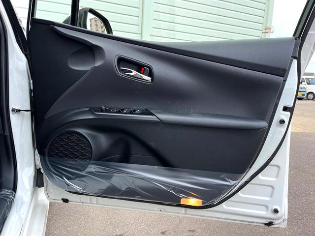 プリウス Sセーフティプラス 純正SDナビ バックカメラ 衝突被害軽減システム レーダークルーズ 禁煙車 ドラレコ スマートキー LEDヘッド ビルトインETC 純正15インチアルミ オートハイビーム 車線逸脱警報 オートライト(40枚目)