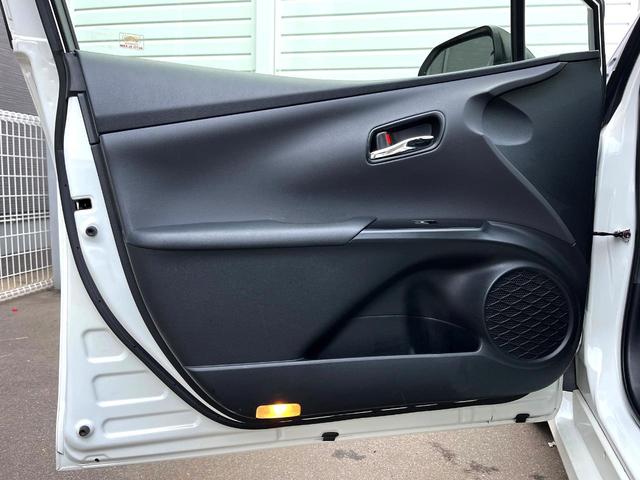 プリウス Sセーフティプラス 純正SDナビ バックカメラ 衝突被害軽減システム レーダークルーズ 禁煙車 ドラレコ スマートキー LEDヘッド ビルトインETC 純正15インチアルミ オートハイビーム 車線逸脱警報 オートライト(42枚目)