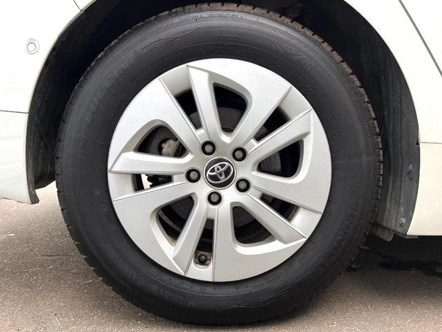 プリウス Sセーフティプラス 純正SDナビ バックカメラ 衝突被害軽減システム レーダークルーズ 禁煙車 ドラレコ スマートキー LEDヘッド ビルトインETC 純正15インチアルミ オートハイビーム 車線逸脱警報 オートライト(53枚目)