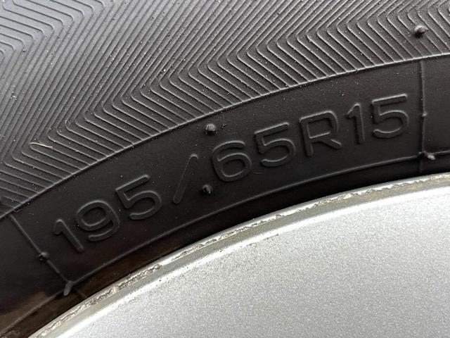 プリウス Sセーフティプラス 純正SDナビ バックカメラ 衝突被害軽減システム レーダークルーズ 禁煙車 ドラレコ スマートキー LEDヘッド ビルトインETC 純正15インチアルミ オートハイビーム 車線逸脱警報 オートライト(56枚目)