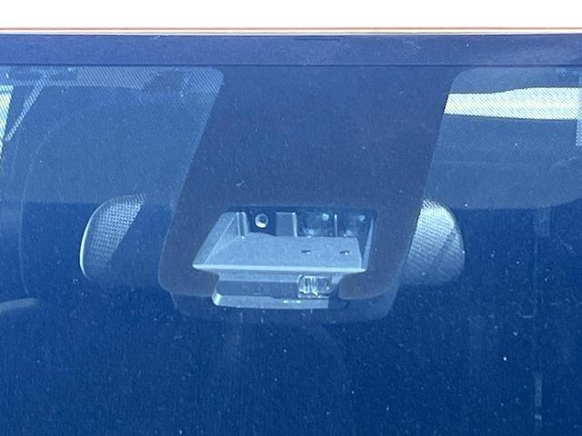 シエンタ Ｇ　両側電動ドア　ＳＤナビ　バックカメラ　衝突被害軽減システム　スマートキー　ビルトインＥＴＣ　車線逸脱警報　オートライト　オートエアコン　Ｂｌｕｅｔｏｏｔｈ　ＣＤ　ＤＶＤ再生　地デジ（3枚目）