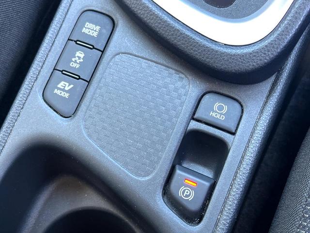 ヤリスクロス ハイブリッドＧ　全周囲カメラ　衝突被害軽減システム　レーダークルーズ　禁煙車　ドラレコ　スマートキー　ＬＥＤヘッド　ビルトインＥＴＣ　純正１６インチアルミ　車線逸脱警報　オートライト　オートエアコン（25枚目）