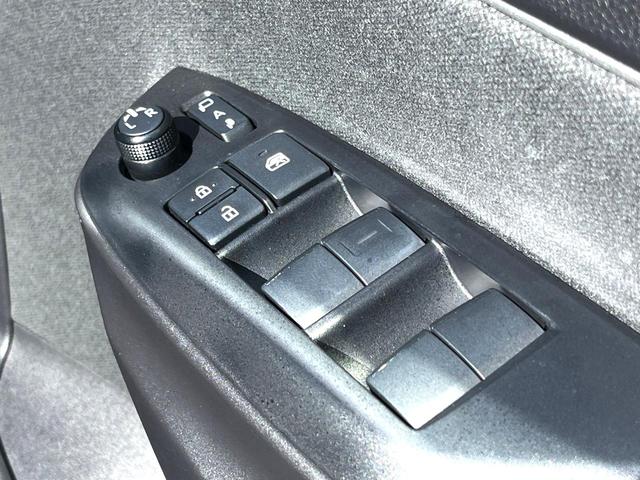 ヤリスクロス ハイブリッドＧ　全周囲カメラ　衝突被害軽減システム　レーダークルーズ　禁煙車　ドラレコ　スマートキー　ＬＥＤヘッド　ビルトインＥＴＣ　純正１６インチアルミ　車線逸脱警報　オートライト　オートエアコン（31枚目）