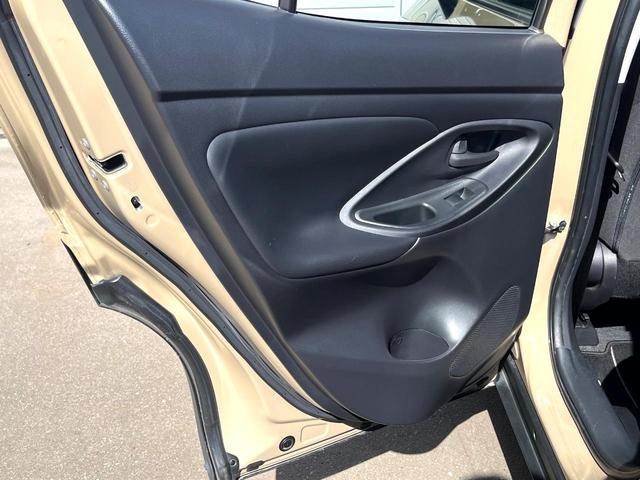 ヤリスクロス ハイブリッドＧ　全周囲カメラ　衝突被害軽減システム　レーダークルーズ　禁煙車　ドラレコ　スマートキー　ＬＥＤヘッド　ビルトインＥＴＣ　純正１６インチアルミ　車線逸脱警報　オートライト　オートエアコン（44枚目）