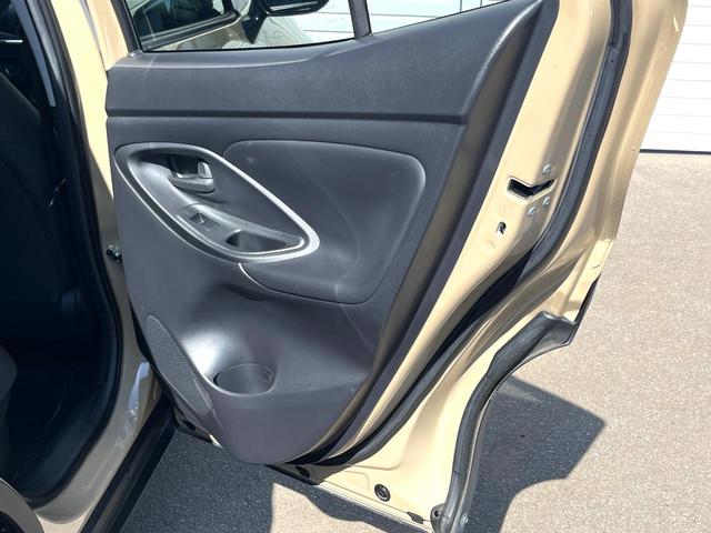 ヤリスクロス ハイブリッドＧ　全周囲カメラ　衝突被害軽減システム　レーダークルーズ　禁煙車　ドラレコ　スマートキー　ＬＥＤヘッド　ビルトインＥＴＣ　純正１６インチアルミ　車線逸脱警報　オートライト　オートエアコン（45枚目）