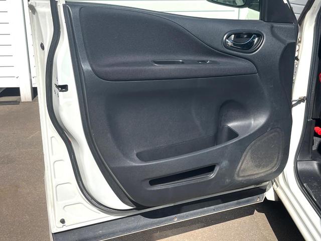 セレナ ハイウェイスター　Ｖセレ＋セーフティＩＩ　ＳＨＶ　両側電動ドア　純正ＳＤナビ　全周囲カメラ　衝突被害軽減システム　禁煙車　ドラレコ　スマートキー　ＬＥＤヘッド　ビルトインＥＴＣ　クルコン　純正１６インチアルミ　車線逸脱警報　オートライト（45枚目）