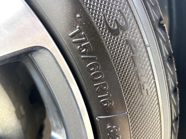 アクア Ｘ－アーバン　ＳＤナビ　バックカメラ　禁煙車　スマートキー　ＬＥＤヘッド　純正１６インチアルミ　オートライト　オートエアコン　Ｂｌｕｅｔｏｏｔｈ　ＣＤ　ＤＶＤ再生　地デジ　ＬＥＤフォグ（32枚目）