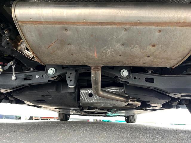 プリウス Ｓ　ＳＤナビ　バックカメラ　レーダークルーズ　コーナーセンサー　ＬＥＤヘッド　ＥＴＣ　純正１５インチアルミ　車線逸脱警報　オートライト　オートエアコン　ＣＤ　ＤＶＤ再生　フルセグ　ＬＥＤフォグ（19枚目）