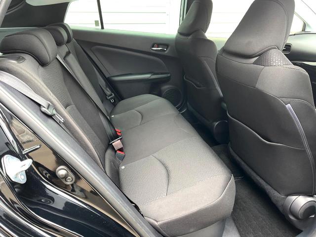 プリウス Ｓ　ＳＤナビ　バックカメラ　レーダークルーズ　コーナーセンサー　ＬＥＤヘッド　ＥＴＣ　純正１５インチアルミ　車線逸脱警報　オートライト　オートエアコン　ＣＤ　ＤＶＤ再生　フルセグ　ＬＥＤフォグ（35枚目）