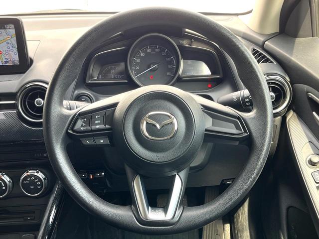 �y�X�e�A�����O�X�C�b�`�z�^�]���A�O������ڐ������炷���ƂȂ��A�I�[�f�B�I���̑��삪�\�ȕ֗��@�\�I���S�����K�ȃh���C�u�����o���Ă���܂���