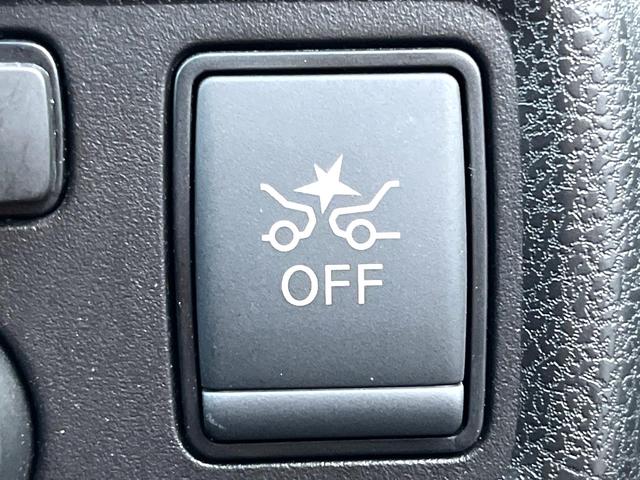 �y�G�}�[�W�F���V�[�u���[�L�z���s���ɑO���̎ԗ�����F�����A�Փ˂������Ȏ��͌x��ƃu���[�L�ŏՓˉ���Ɣ�Q�y�����A�V�X�g�B�����S�Ƀh���C�u�����y���݂��������܂��B