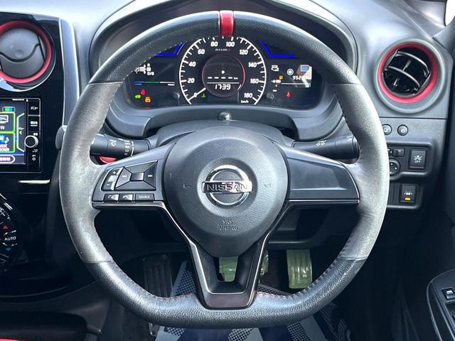 �y�����v�����X�e�A�����O�z�㎿�Ȋv���g�p���邱�ƂŁA��ɂ����������݂ƂĂ��^�]���₷���n���h���ł���