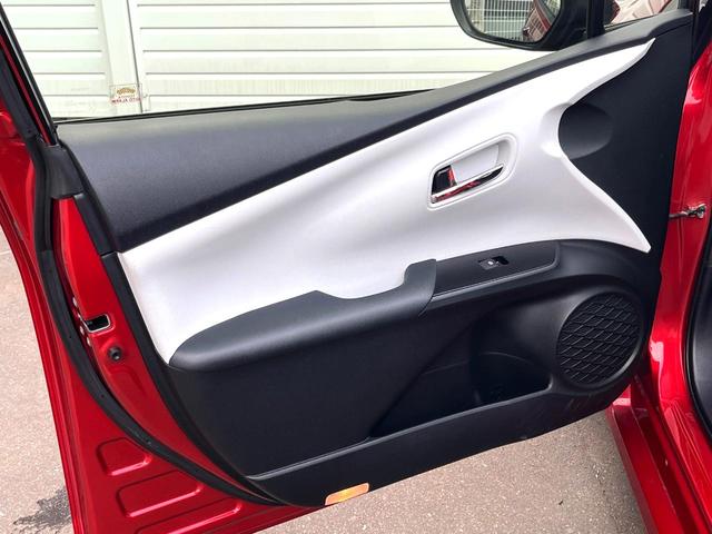 プリウス Ｓツーリングセレクション　純正ＳＤナビ　バックカメラ　衝突被害軽減システム　レーダークルーズ　禁煙車　コーナーセンサー　スマートキー　ＬＥＤヘッド　ビルトインＥＴＣ　純正１７インチアルミ　オートハイビーム（46枚目）