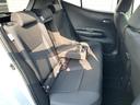 後部座席も気になる運転席シート廻りは使用感も少なく、良好な状態となっています。