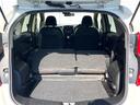 後席を格納すると、これだけの広さが！シーンに合わせたシートアレンジで、大きな荷物も積むことが出来ます♪
