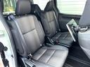 後部座席も気になるようなキズ・汚れやへたり等、大きなダメージはなく、良好な状態です。