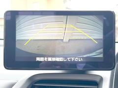 【バックカメラ】駐車時に後方がリアルタイム映像で確認できます。大型商業施設や立体駐車場での駐車時や、夜間のバック時に大活躍！運転スキルに関わらず、今や必須となった装備のひとつです！ 5