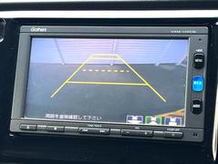 【バックカメラ】駐車時に後方がリアルタイム映像で確認できます。大型商業施設や立体駐車場での駐車時や、夜間のバック時に大活躍！運転スキルに関わらず、今や必須となった装備のひとつです！ 4