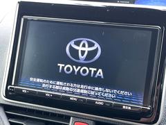 【純正ナビ】人気の純正ナビを装備。オーディオ機能も充実しており、Ｂｌｕｅｔｏｏｔｈ接続すればお持ちのスマホやＭＰ３プレイヤーの音楽を再生可能！毎日の運転がさらに楽しくなります！！ 3