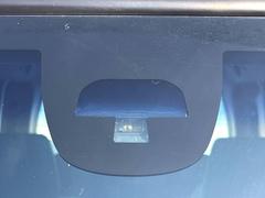 【シティブレーキアクティブシステム】低速走行中に前方の車両等を認識し、衝突しそうな時は警報とブレーキで衝突回避と被害軽減をアシスト。より安全にドライブをお楽しみいただけます。 5