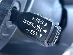 �ڥ졼�������롼������ȥ�����۹�®ƻϩ�Ǥ�Ĺ��Υ���Ԥ��ڤˡ�����ư��®�٤��ݤĥ��롼������ȥ����뤬�����ͷڸ������ƥ��Ϣ�Ȥ��������μ�ξ���Τ��Ƽִ֤��ݤĤ褦��®��Ĵ�ᤷ�Ƥ���ޤ����� 5