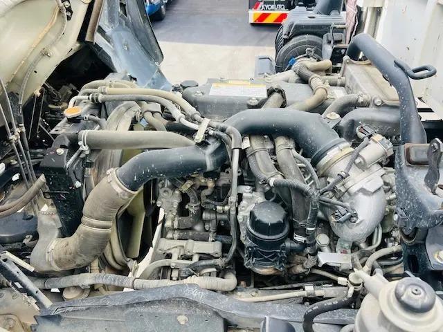 フォワード 　ダンプ　積載可能量３７００ｋｇ　極東製　電動コボレーン付　フロントメッキパーツ　走行７８９００ｋｍ　　エンジン型式４ＨＫ１　燃料タンク１００Ｌ１個　１９０馬力（10枚目）