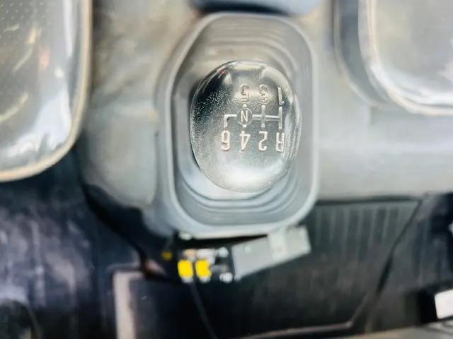 フォワード 　ダンプ　積載可能量３７００ｋｇ　極東製　電動コボレーン付　フロントメッキパーツ　走行７８９００ｋｍ　　エンジン型式４ＨＫ１　燃料タンク１００Ｌ１個　１９０馬力（16枚目）