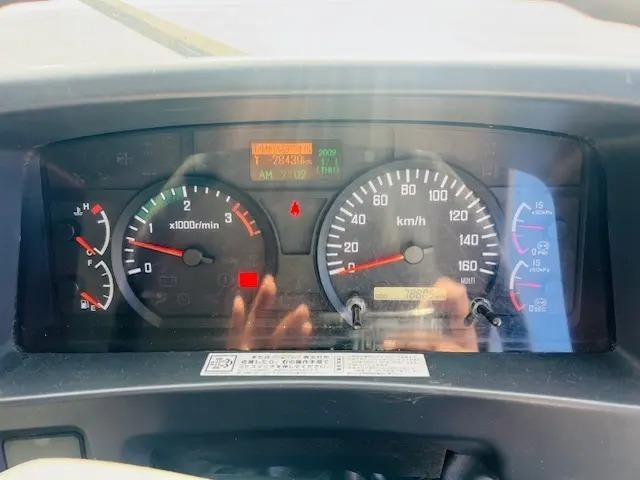 フォワード 　ダンプ　積載可能量３７００ｋｇ　極東製　電動コボレーン付　フロントメッキパーツ　走行７８９００ｋｍ　　エンジン型式４ＨＫ１　燃料タンク１００Ｌ１個　１９０馬力（21枚目）