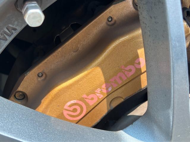 フェアレディＺ バージョンＳＴ　走行距離８９，０００Ｋｍ　６速ミッション車　社外マフラー　社外１８アルミホイール　車高調　ナビ　ＥＴＣ　レザーシート　キーレス　ＨＩＤライト　エアクリーナー（7枚目）