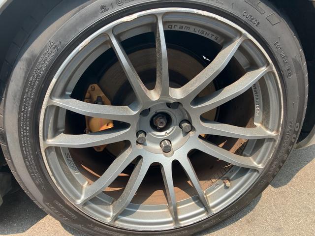 フェアレディＺ バージョンＳＴ　走行距離８９，０００Ｋｍ　６速ミッション車　社外マフラー　社外１８アルミホイール　車高調　ナビ　ＥＴＣ　レザーシート　キーレス　ＨＩＤライト　エアクリーナー（8枚目）