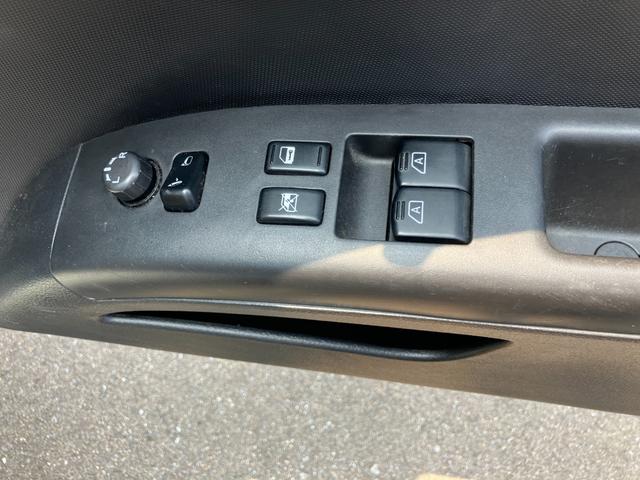 フェアレディＺ バージョンＳＴ　走行距離８９，０００Ｋｍ　６速ミッション車　社外マフラー　社外１８アルミホイール　車高調　ナビ　ＥＴＣ　レザーシート　キーレス　ＨＩＤライト　エアクリーナー（23枚目）