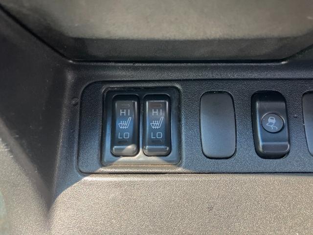 パジェロ ロング　スーパーエクシード　４ＷＤ　貨物登録車　４名乗車　ガソリン車　クルーズコントロール　社外アルミホイール　ジオランダータイヤ　　ナビ　サンルーフ　本革シート　パワーシート　シートヒーター　ＥＴＣ　ウッドコンビハンドル（32枚目）