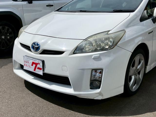 プリウス Sツーリングセレクション ナビTV スマートキー プッシュスタート 純正17インチアルミ ETC アイドリングストップ LEDヘッドライト ウインカーミラー オートエアコン ハイブリッド車 取扱説明書(5枚目)