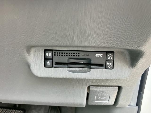 プリウス Sツーリングセレクション ナビTV スマートキー プッシュスタート 純正17インチアルミ ETC アイドリングストップ LEDヘッドライト ウインカーミラー オートエアコン ハイブリッド車 取扱説明書(31枚目)