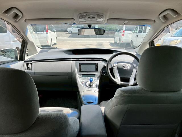 プリウス Sツーリングセレクション ナビTV スマートキー プッシュスタート 純正17インチアルミ ETC アイドリングストップ LEDヘッドライト ウインカーミラー オートエアコン ハイブリッド車 取扱説明書(41枚目)