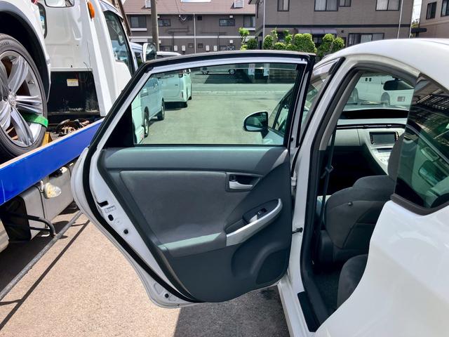 プリウス Sツーリングセレクション ナビTV スマートキー プッシュスタート 純正17インチアルミ ETC アイドリングストップ LEDヘッドライト ウインカーミラー オートエアコン ハイブリッド車 取扱説明書(52枚目)