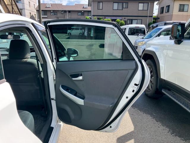 プリウス Sツーリングセレクション ナビTV スマートキー プッシュスタート 純正17インチアルミ ETC アイドリングストップ LEDヘッドライト ウインカーミラー オートエアコン ハイブリッド車 取扱説明書(53枚目)