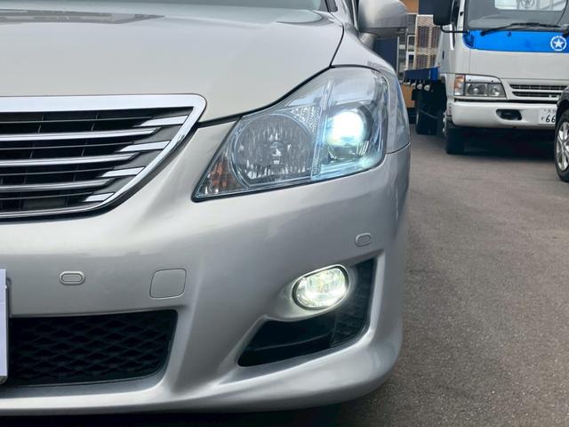 クラウンハイブリッド ベースグレード　純正ナビＴＶ　バックモニター　ドライブレコーダー　ＬＥＤヘッドライト　黒革シート　スマートキー　プッシュスタート　コンビハンドル　クルーズコントロール　純正１８インチＡＷ　パワーシート（10枚目）