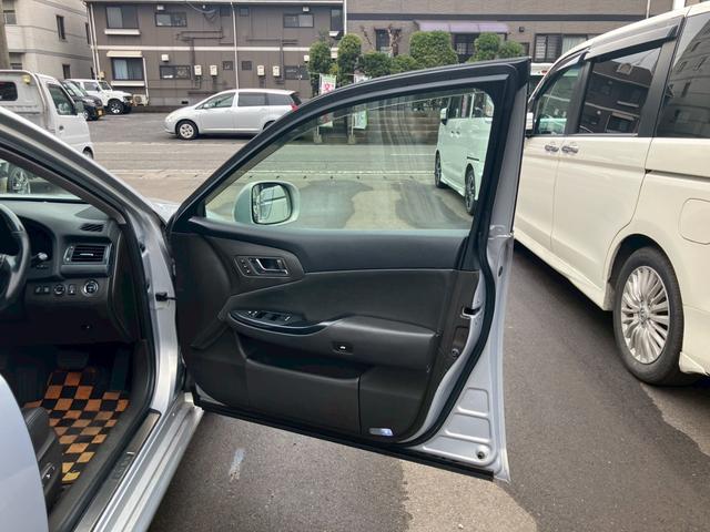 クラウンハイブリッド ベースグレード　純正ナビＴＶ　バックモニター　ドライブレコーダー　ＬＥＤヘッドライト　黒革シート　スマートキー　プッシュスタート　コンビハンドル　クルーズコントロール　純正１８インチＡＷ　パワーシート（68枚目）