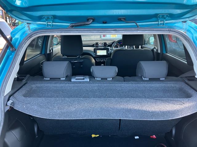 スイフト ＸＧリミテッド　衝突軽減ブレーキ　アダプティブクルーズコントロール　ディスプレイオーディオ　デジタルインナーミラー　スマートキー　オートエアコン　エンジンプッシュスタート　シートヒーター　純正アルミホイール（13枚目）