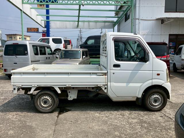キャリイトラック ＫＣエアコン・パワステ　５速ミッション車　４ＷＤ　ＦＭ／ＡＭラジオ　３方開　積載量３５０Ｋｇ積み（7枚目）