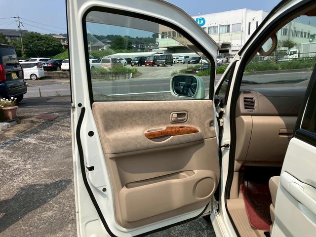 セレナ Ｖ－Ｓリミテッドナビパッケージ　純正ナビ　バックモニター　パワースライドドア　アルミ　ウインカーミラー　スマートキー　プライバシーガラス　ＥＴＣ　オートＡＣ　８人乗り（34枚目）