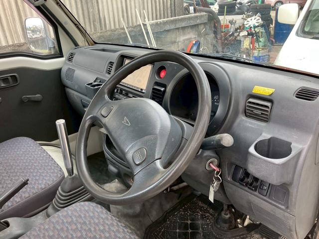 ハイゼットトラック エアコン・パワステ　スペシャル　５速ＭＴ　４ＷＤ　３方開　ナビ付（8枚目）