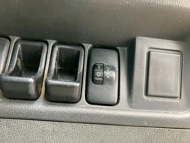 ハイゼットトラック エアコン・パワステ　スペシャル　５速ＭＴ　４ＷＤ　３方開　ナビ付（15枚目）